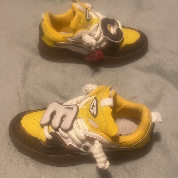 Cat &sofa,9.5 - Picture 3 of 3